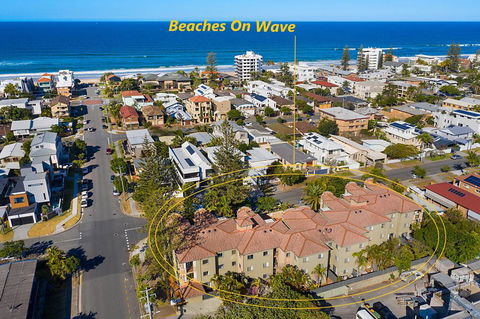 Beaches On Wave Street - Gold Coast 4U 2