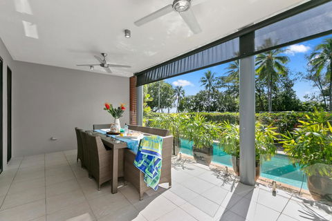 Beachfront Apartment With Ocean Views - Accommodation Gold Coast 0