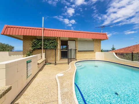 Beachfront Apt With Private Pool - Gold Coast 4U 2