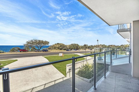Beachfront Cabarita Apartment - Gold Coast 4U 2