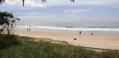 Beachfront Homely APT CBD Sleeps 8 Pool Spa Sauna Tennis AC WiFi - Accommodation Gold Coast 3