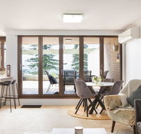 Beachfront Manly Apartment With Parking and Balcony - Gold Coast 4U