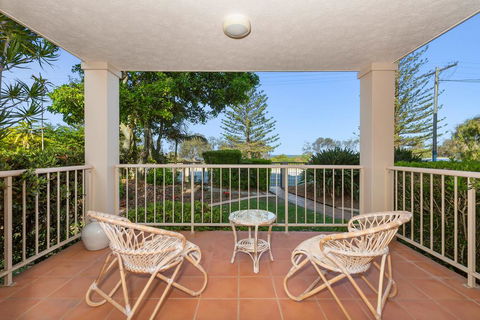 Beachfront On Marine - Gold Coast 4U 0