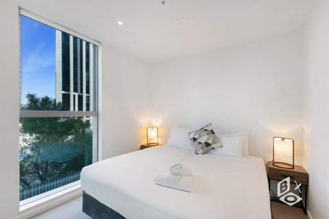 REST COLLECTION Apartments On Collins Docklands - Accommodation Gold Coast 1