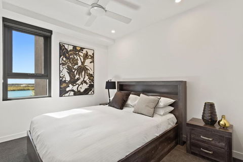Riverfront 2-Bed With Pool, Sauna, Gym & Views - Gold Coast 4U 2