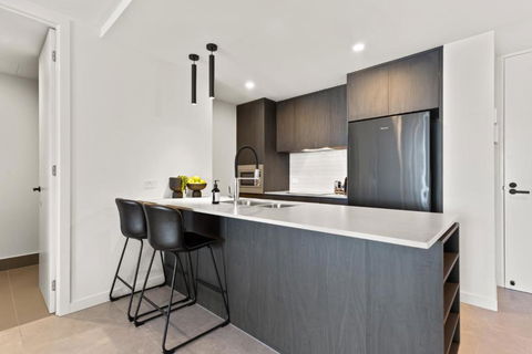 Riverfront 2-Bed With Pool, Sauna, Gym & Views - Gold Coast 4U 3