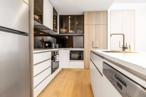 Restful Apt Near ANZAC Park West - Accommodation Gold Coast 3
