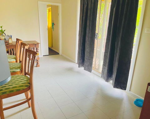 Red Steps - Family & Pet Friendly - Accommodation Gold Coast 3