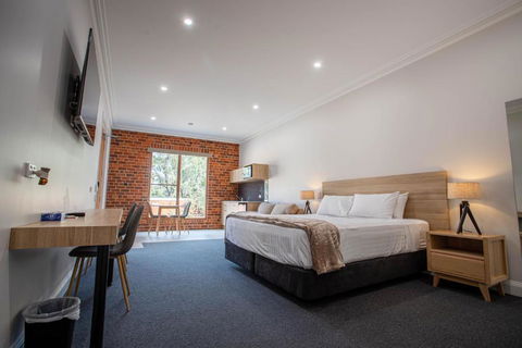 Red Waratah Accommodation - Accommodation Gold Coast 2