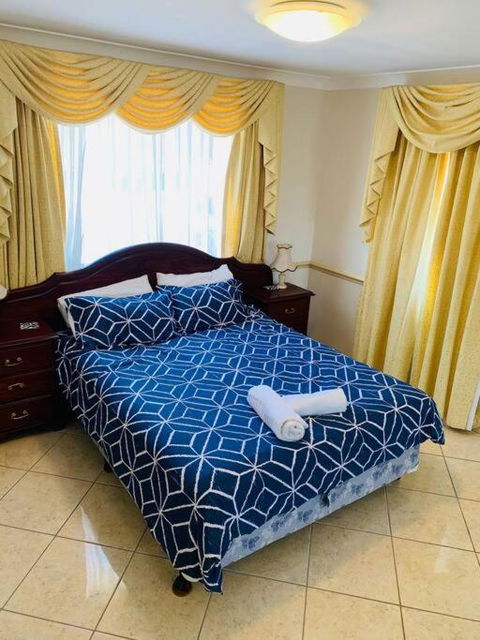Redcliffe Villa - Gold Coast 4U 1
