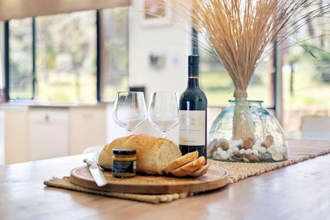 Redgum Treehouse - Outstanding Luxury In The Heart Of Wine Country And Minutes From The Beaches - Accommodation Gold Coast 3