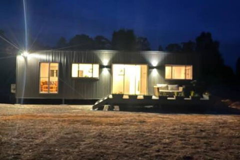 Redman View Luxury Lakeside Cabin - Gold Coast 4U 0