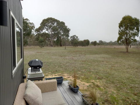 Redman View Luxury Lakeside Cabin - Gold Coast 4U 3