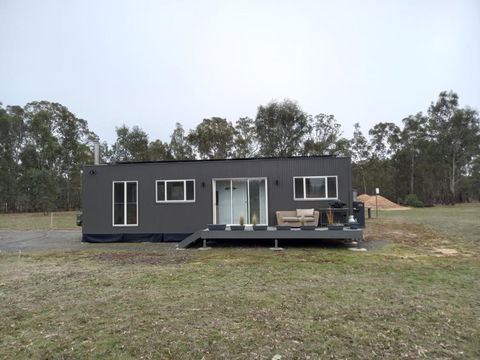 Redman View Luxury Lakeside Cabin - Gold Coast 4U 1