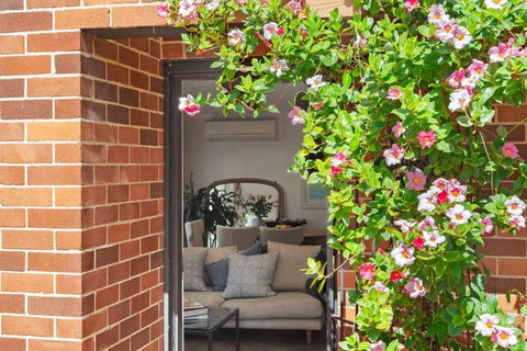 Reed Cottage - Accommodation Gold Coast 0