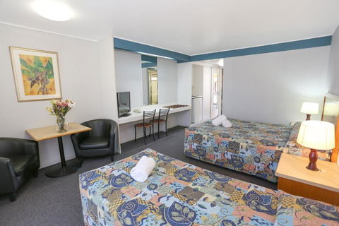 Reef Resort Motel - Accommodation Gold Coast 2