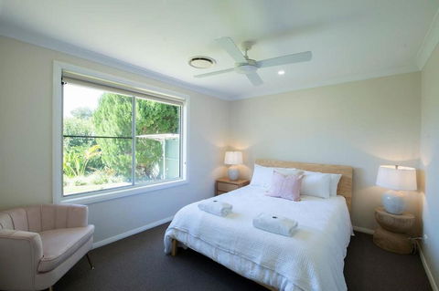 Regand Retreat - Luxurious Family Home, Pool - Accommodation Gold Coast 1