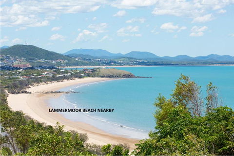 RELAX @48 CLOSE TO BEACH Sleeps 7 - Accommodation Gold Coast 1