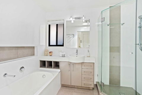 Relax At Riviera - Accommodation Gold Coast 1