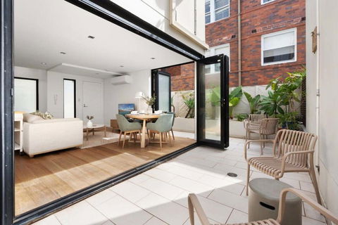 Relaxed Beachside Townhouse - Accommodation Gold Coast 2