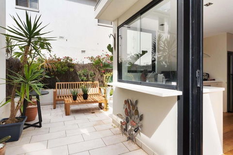 Relaxed Beachside Townhouse - Accommodation Gold Coast 3
