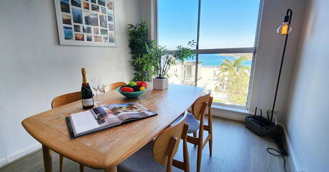 Relaxed Coastal Living With Fantastic Sea Views - Accommodation Gold Coast 0
