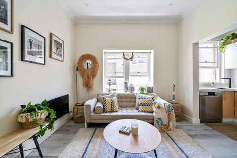 Relaxed Coogee Coastal Living With Ocean Views - Accommodation Gold Coast 1