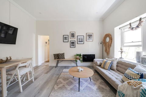 Relaxed Coogee Coastal Living With Ocean Views - Accommodation Gold Coast 3