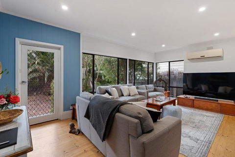 Relaxed Family Beach House - No Linen Included - Accommodation Gold Coast 2
