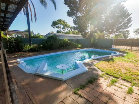 Renovated 3BD With Pool And Spa Bath - Accommodation Gold Coast 0