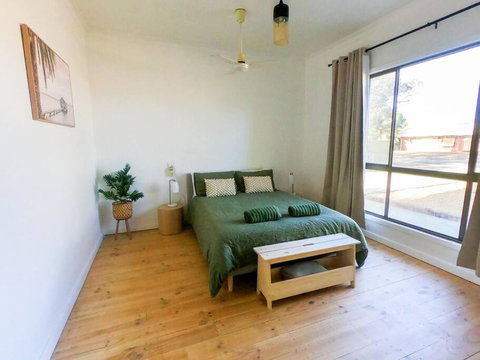 Renovated 3BD With Pool And Spa Bath - Accommodation Gold Coast 3