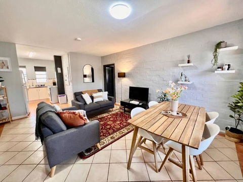 Renovated Corporate Apartment - Accommodation Gold Coast 1