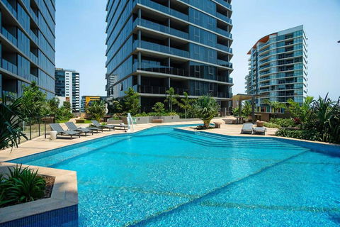 Resort Living 2BR With Pool Spa Gym & Parking - Accommodation Gold Coast 0