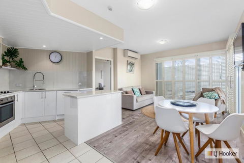 RESORT ON THE BEACH 1219/20 - Gold Coast 4U 2