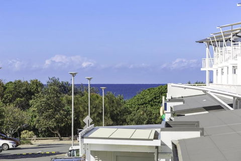 RESORT ON THE BEACH 1219/20 - Gold Coast 4U 3