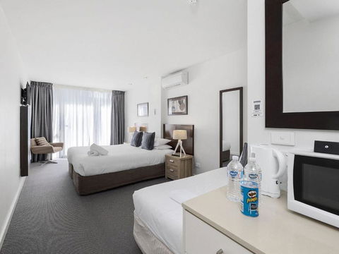 Resort Hotel Room 107 - Accommodation Gold Coast 1