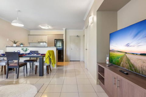 Resort Splendor - Top Floor Apartment In Cairns One - Accommodation Gold Coast 2