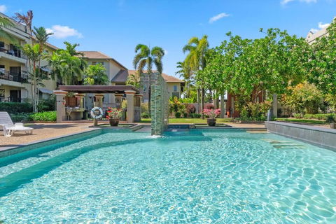 Resort Splendor - Top Floor Apartment In Cairns One - Accommodation Gold Coast 3