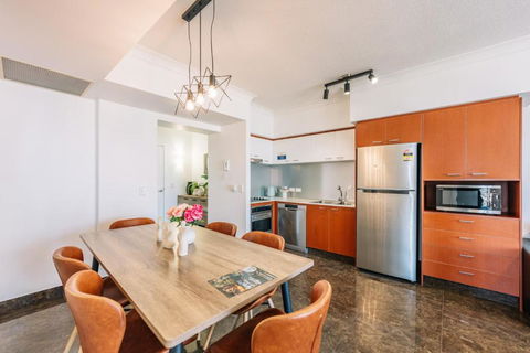 Resort Style Chevron Apartments Surfers Paradise By Gold Coast Travels - Accommodation Gold Coast 3