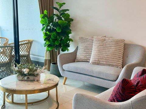 Resort-Style Apartment Near Harbour Town - Accommodation Gold Coast 0