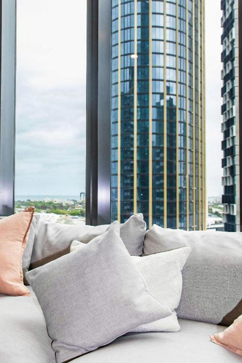 Resort Style Living 2 Bed Apt With Pool BBQ - Accommodation Gold Coast 1