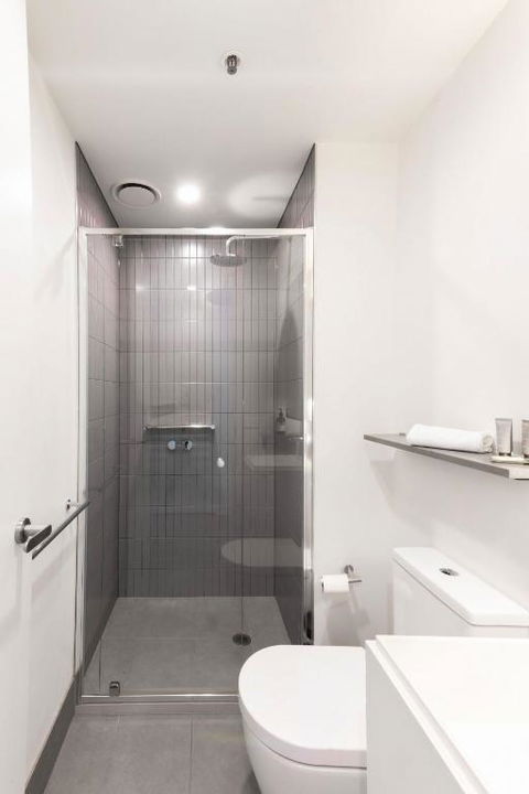 Resort Style Living 2 Bed Apt With Pool BBQ - Accommodation Gold Coast 2