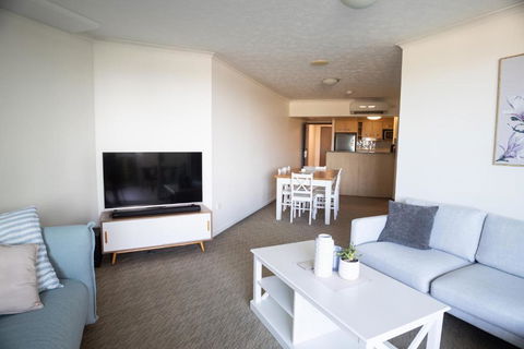 Resort Style Oasis, 2 Bedroom, 2 Bath, Sleeps 6 - Accommodation Gold Coast 1