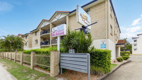 Resort Style Unit Across From The Water - Accommodation Gold Coast 1
