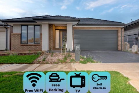 ResortStyle 4BR House With Parking - Accommodation Gold Coast 0