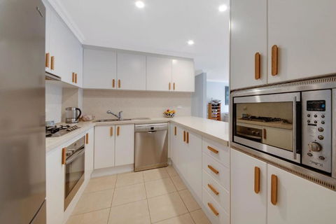 Rest A While - Accommodation Gold Coast 3