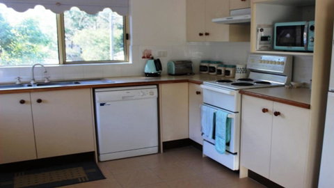 Rest At The Nest On Booner - Accommodation Gold Coast 3