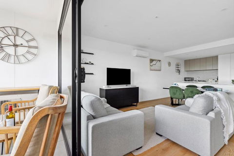 Retreat On Bellerine I 2BR Apartment I Geelong CBD - 1 Gold Coast 1