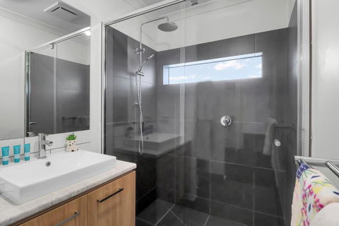 Retreat On Francis I Short And Long Stays - Gold Coast 4U 2