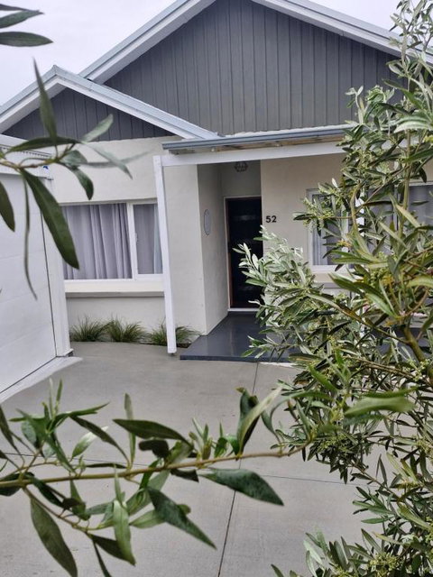 Retreat - Accommodation Gold Coast 0